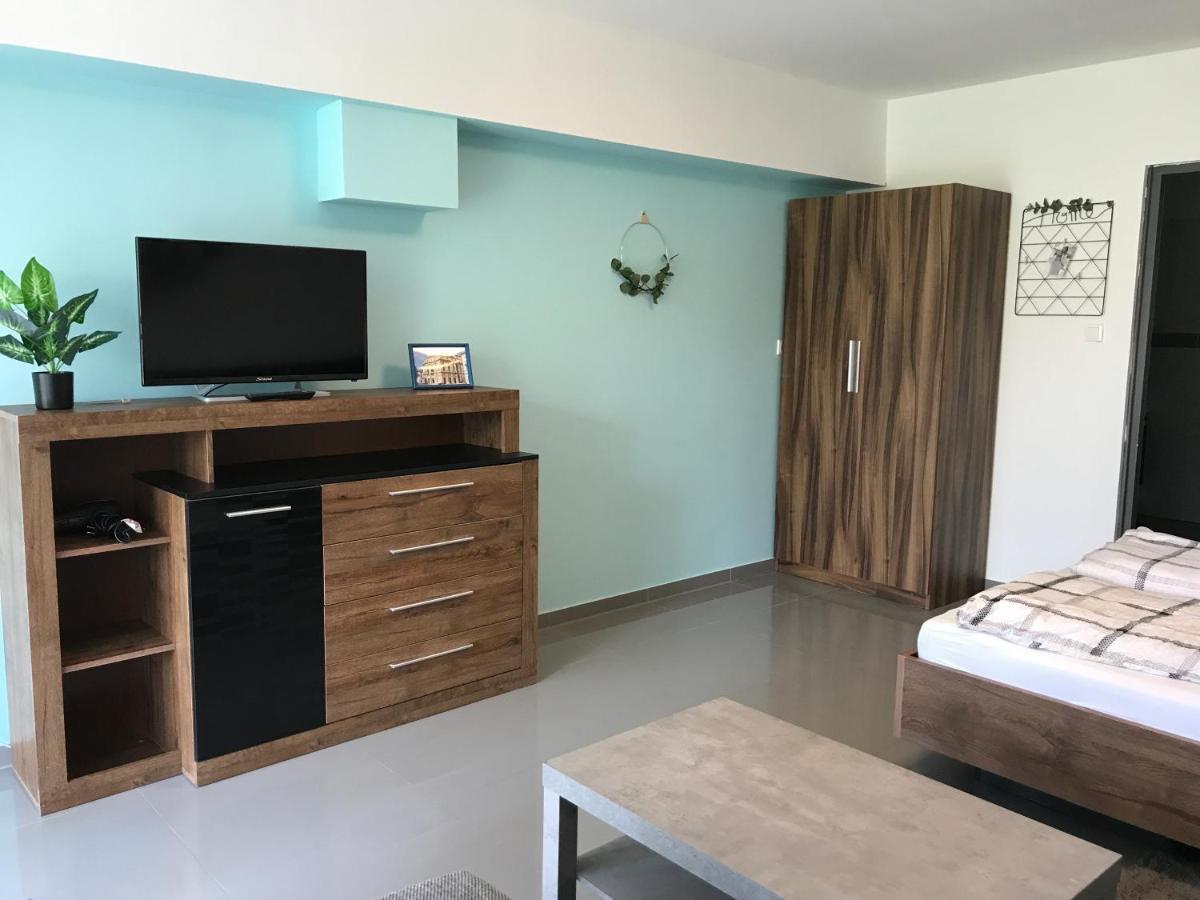 Tisza Gyöngye Apartmanház Apartamento Szeged Exterior foto