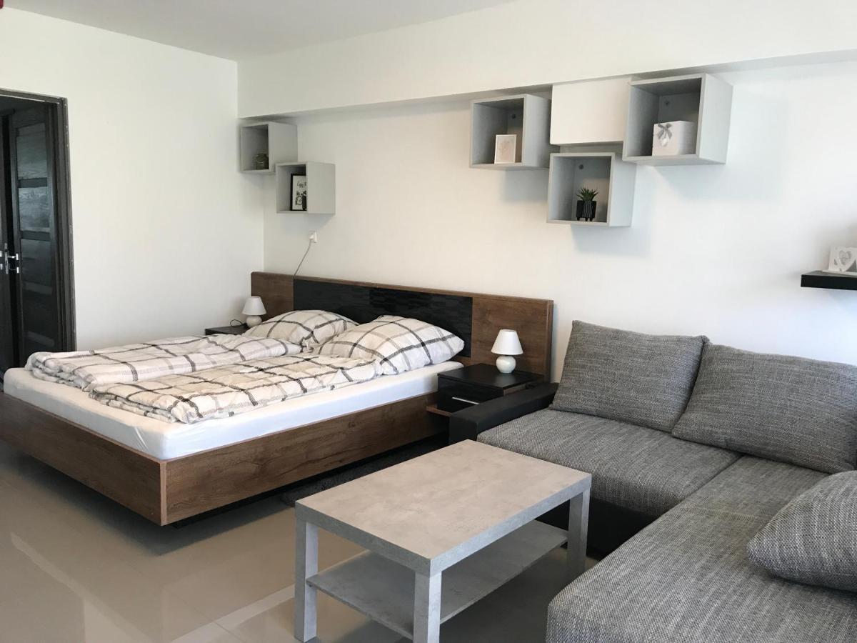 Tisza Gyöngye Apartmanház Apartamento Szeged Exterior foto