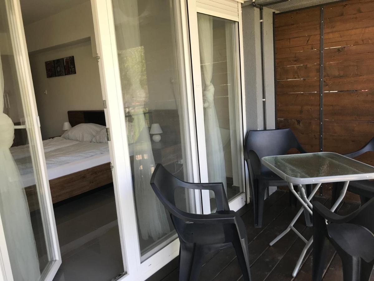 Tisza Gyöngye Apartmanház Apartamento Szeged Exterior foto