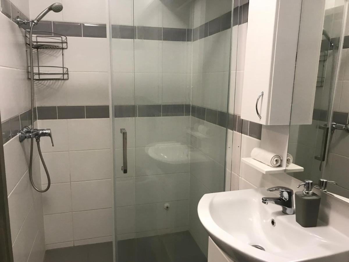 Tisza Gyöngye Apartmanház Apartamento Szeged Exterior foto