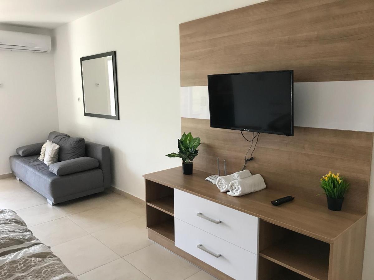 Tisza Gyöngye Apartmanház Apartamento Szeged Exterior foto