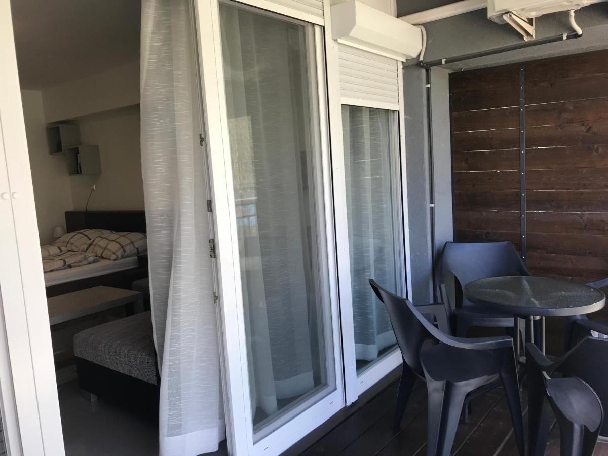 Tisza Gyöngye Apartmanház Apartamento Szeged Exterior foto